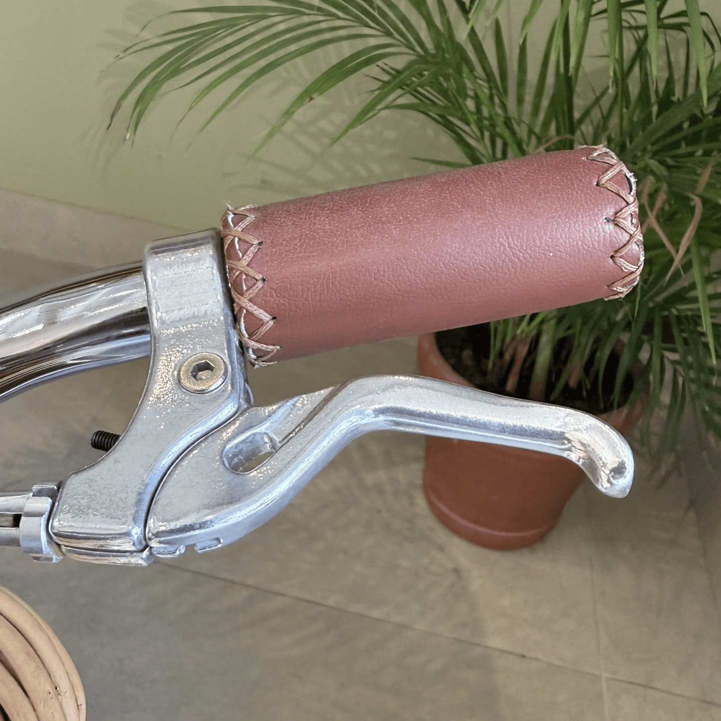 The Dutch Style 12" Pink Handbrake Pre - loved - The Adam Store