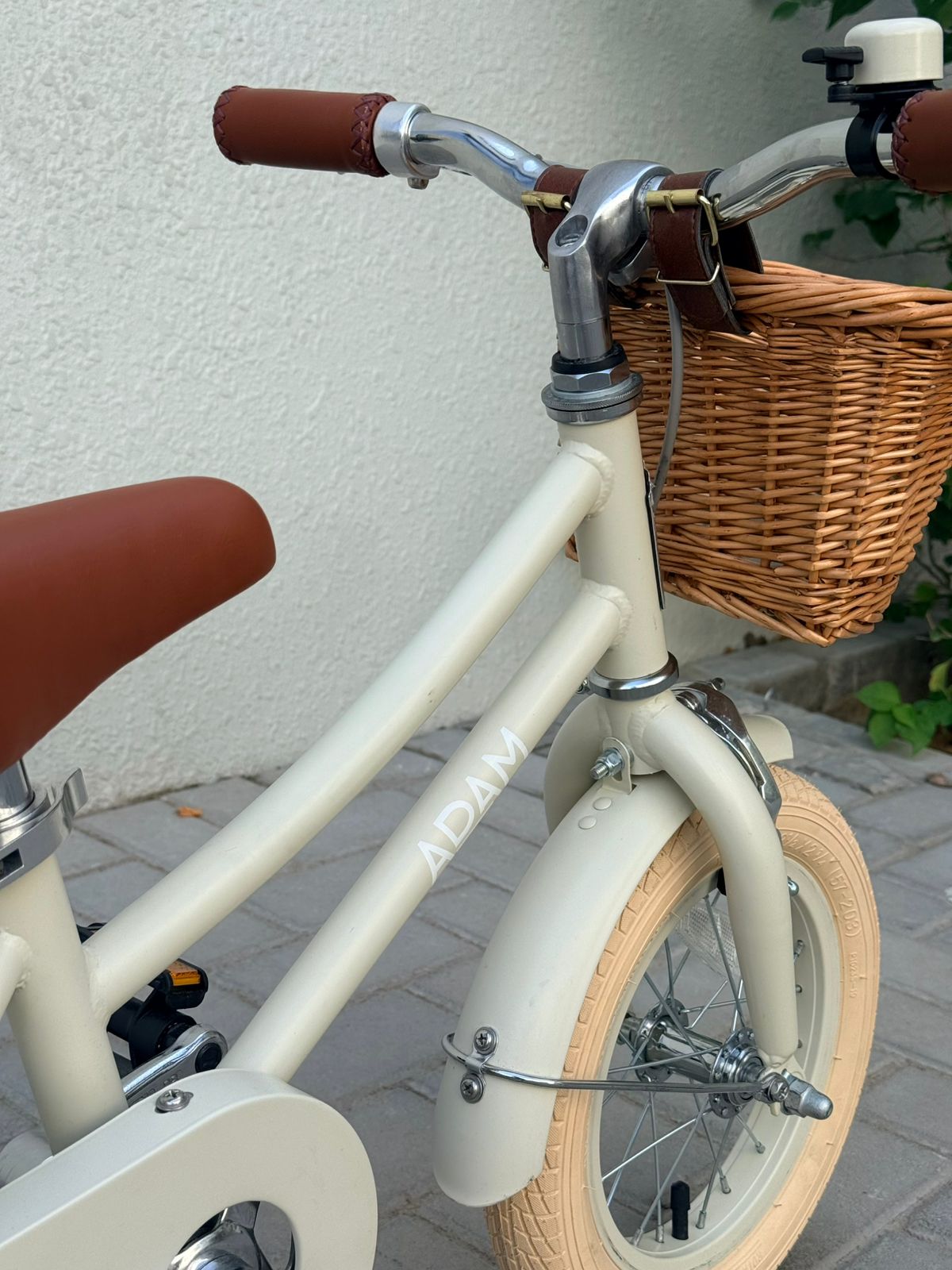 The Dutch Style 12" beige Coaster Pre-loved