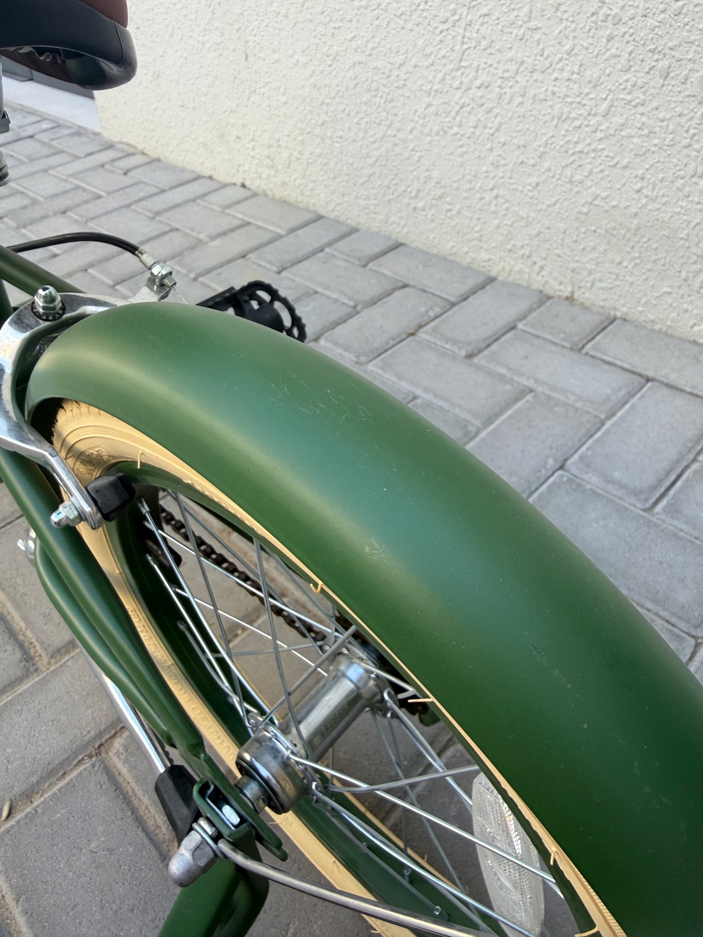 The Dutch Style 16" Green Handbrake - Imperfect
